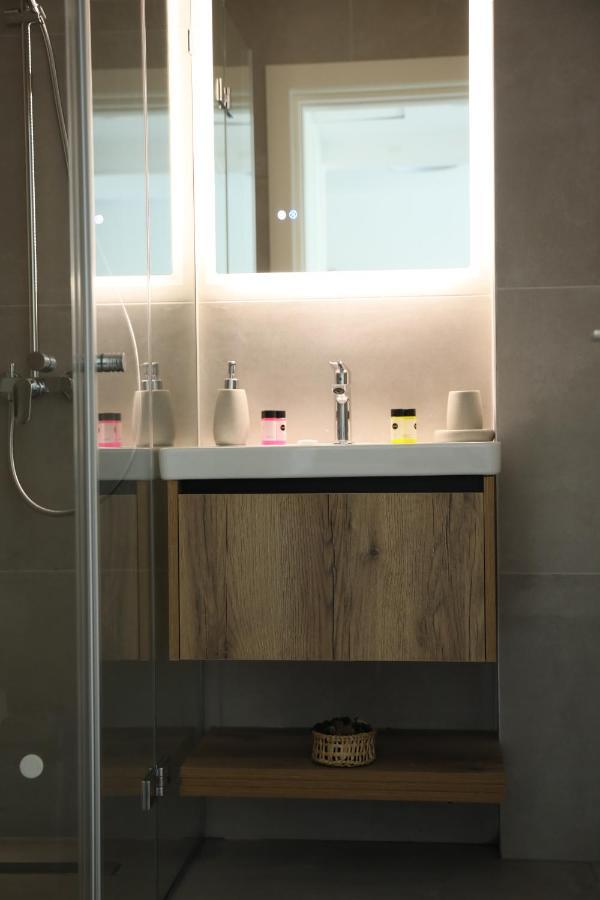 Lovely Cozy One Bedroom Suite With Pool โปรทาราส ภายนอก รูปภาพ