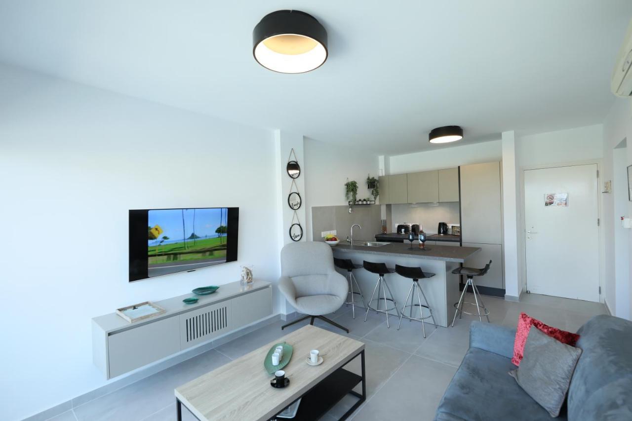 Lovely Cozy One Bedroom Suite With Pool โปรทาราส ภายนอก รูปภาพ