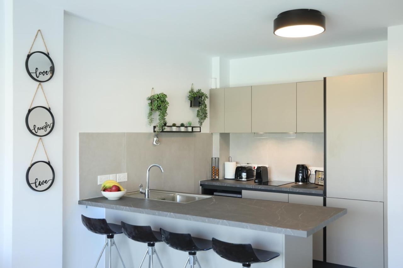 Lovely Cozy One Bedroom Suite With Pool โปรทาราส ภายนอก รูปภาพ